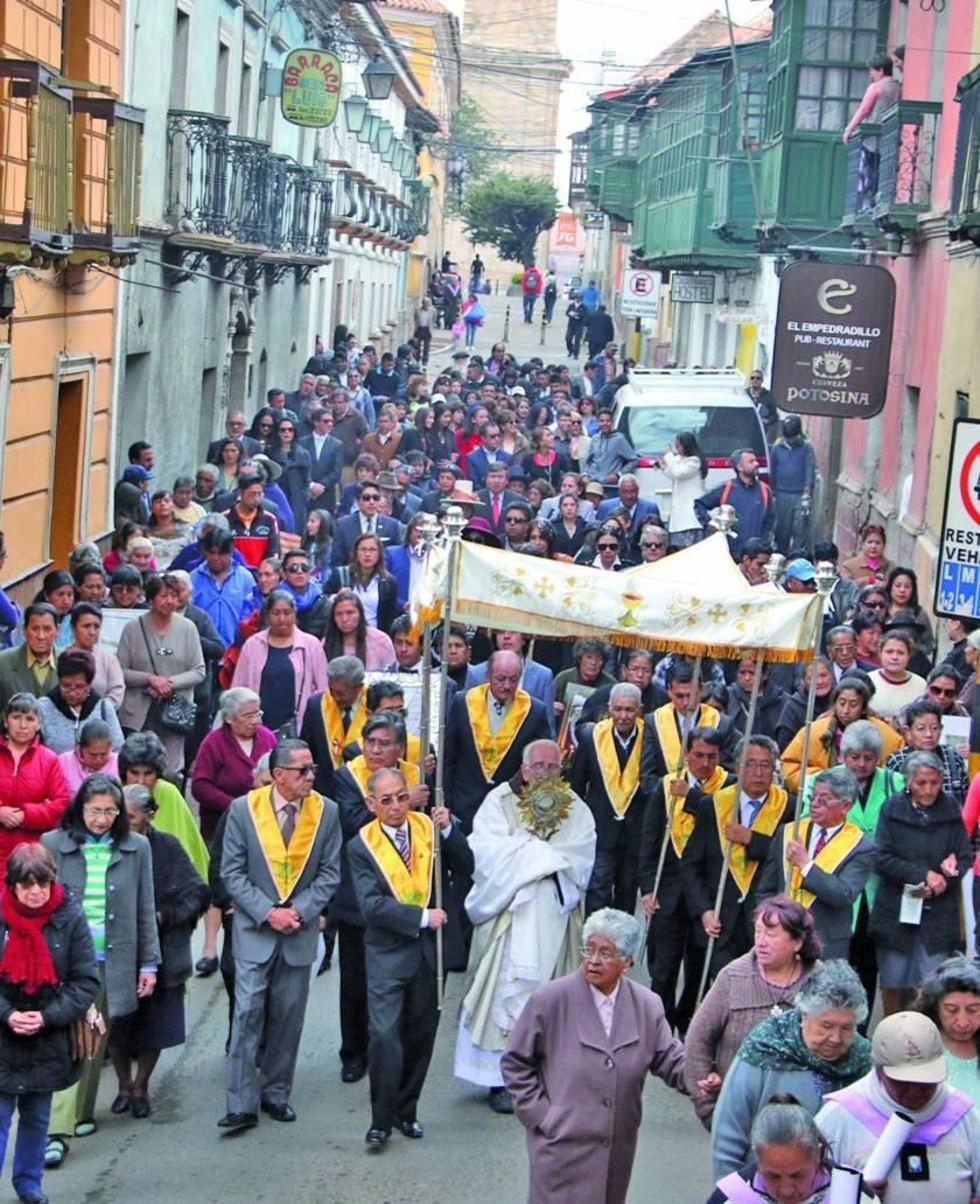 Mucha gente acompañó los actos.
