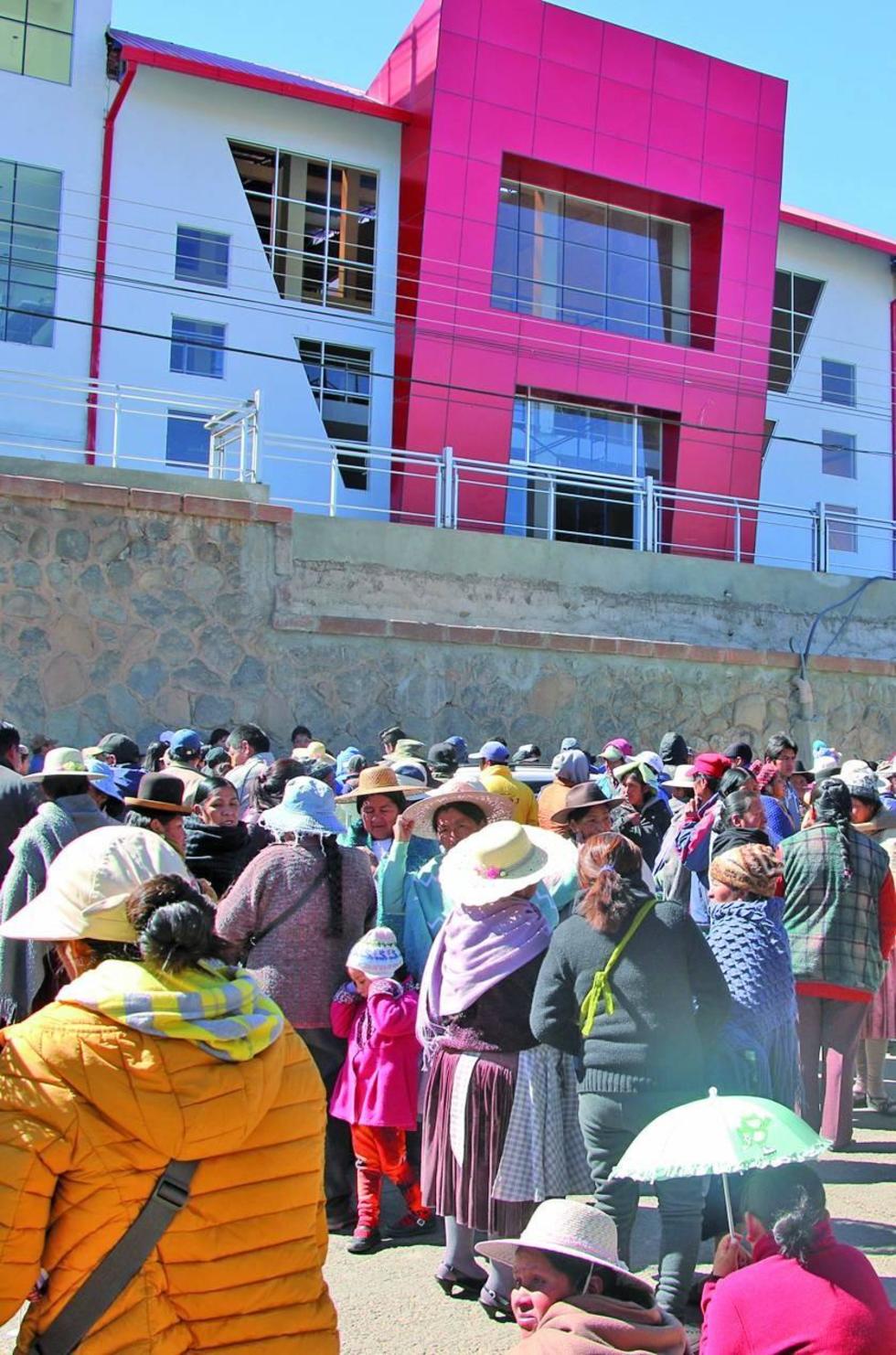 Los comerciantes en plena movilización.