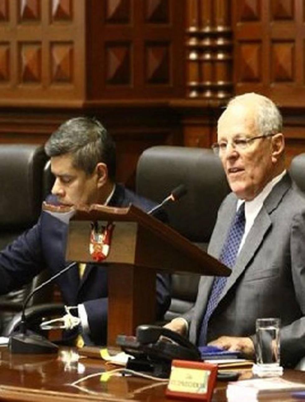 Oposición no logra dos tercios para la salida de Kuczynski