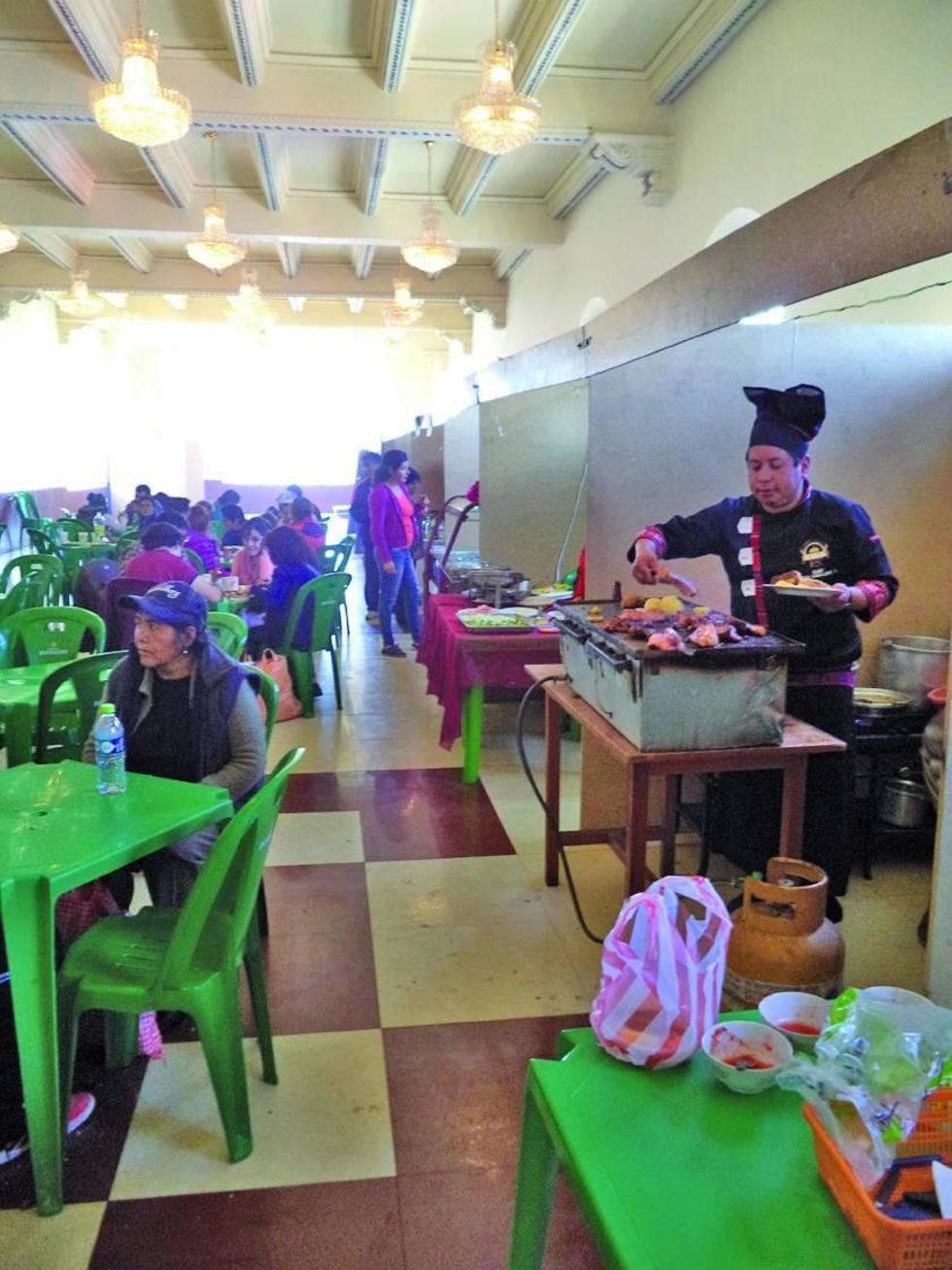 Los especialistas terminaron sus productos.