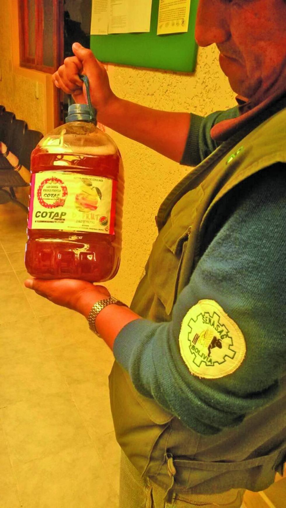 Senasag incauta los jugos que eran parte del canastón de Cotap
