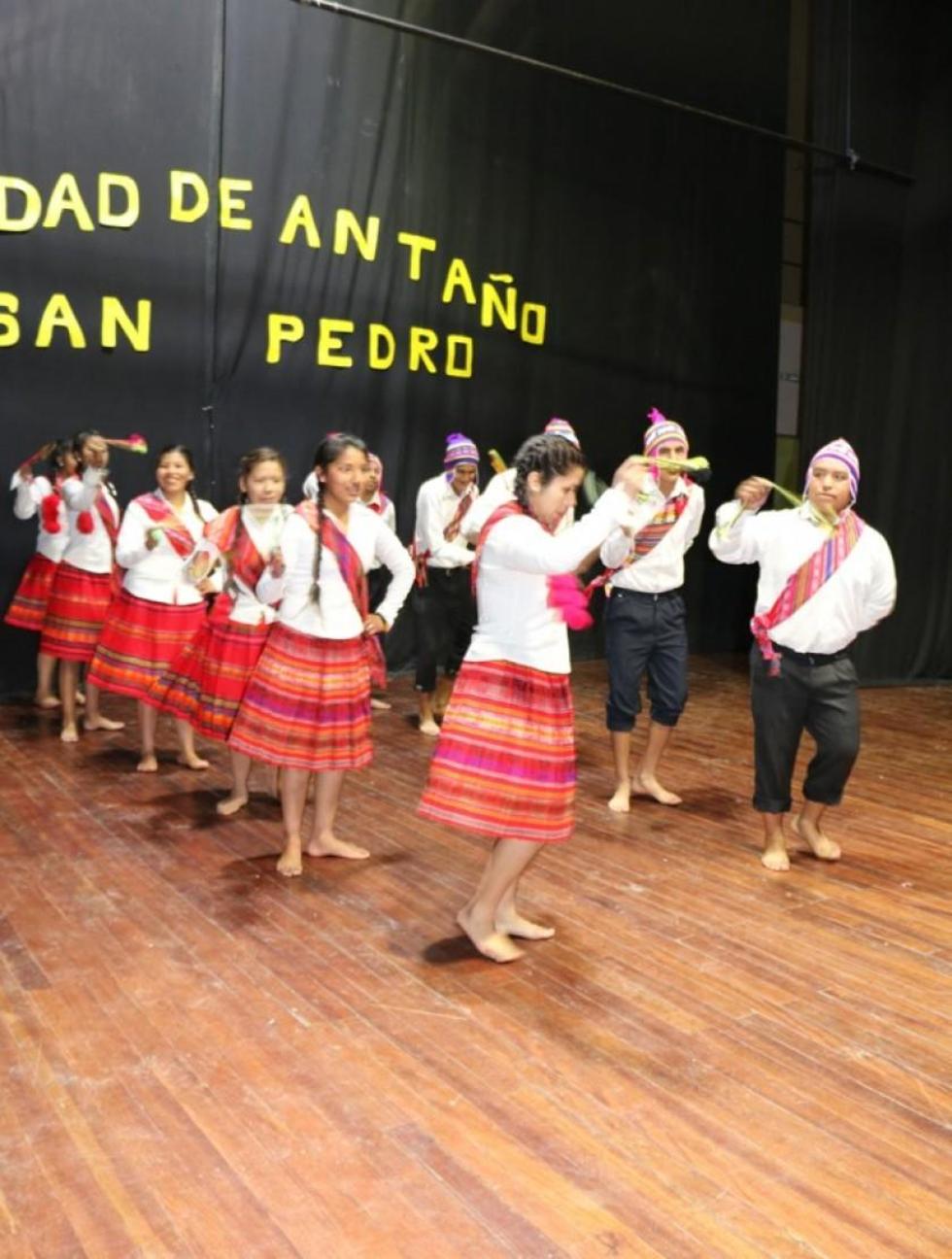 El grupo de los pastorcitos en su presentación.