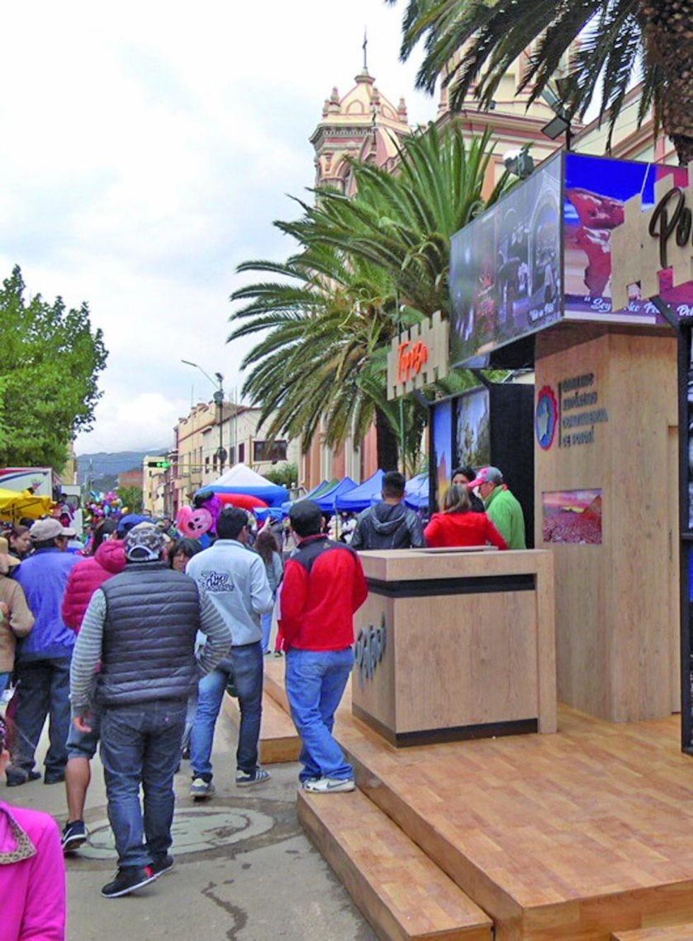 El puesto de la Gobernación para promocionar los sitios.