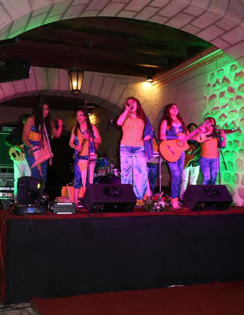 El grupo presentó sus mejores canciones.