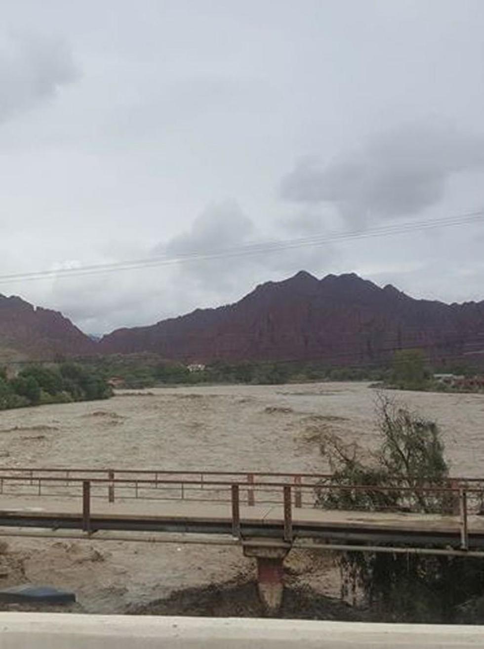 Reportan que baja el caudal del río Tupiza y sigue el monitoreo