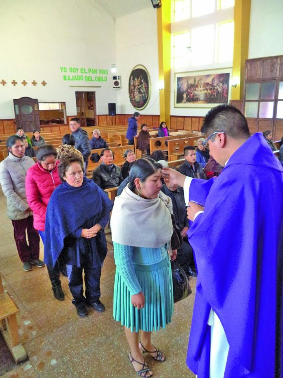 En San Roque se cumplió la imposición de la ceniza.