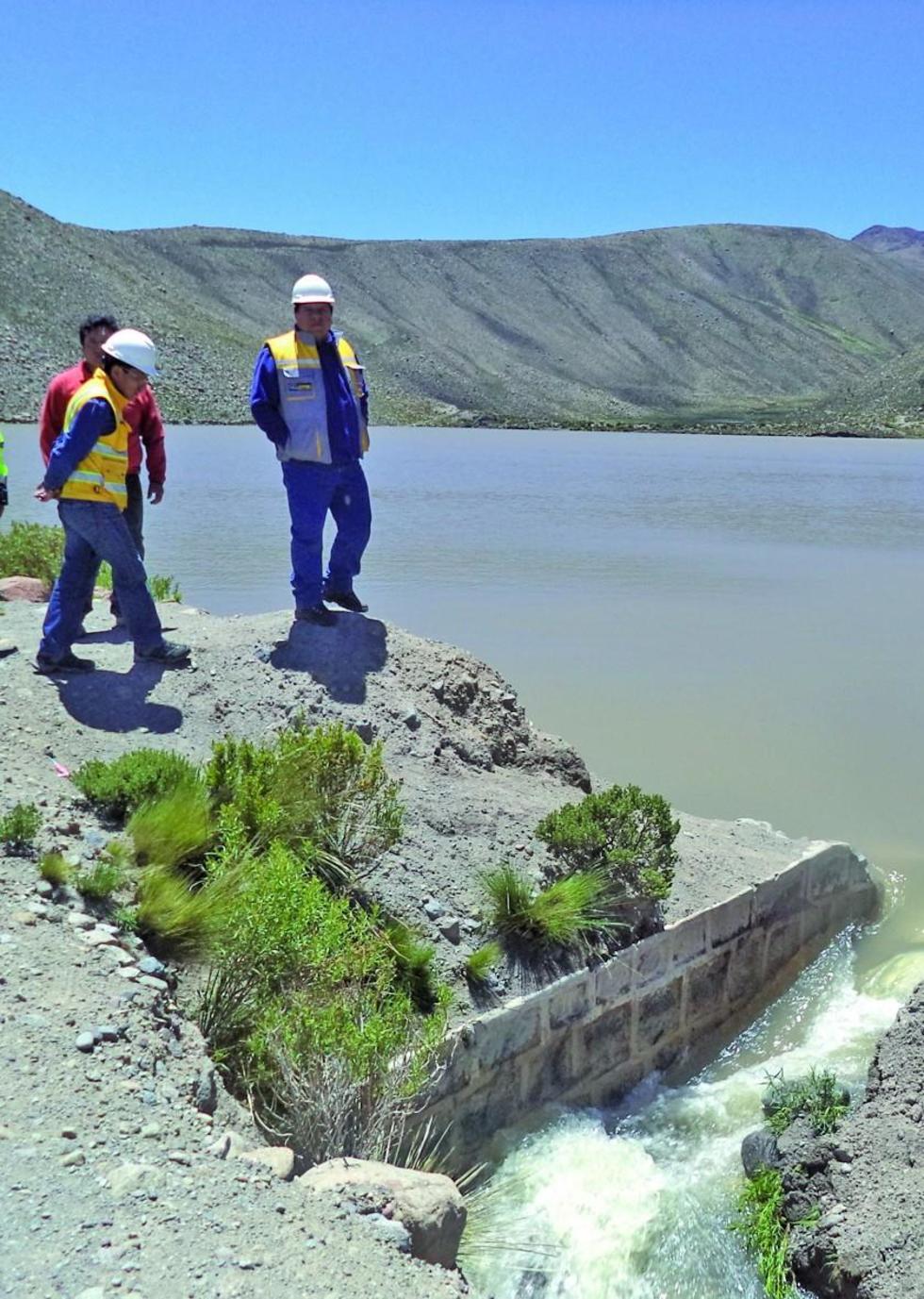 El volumen del agua en las lagunas es alto.
