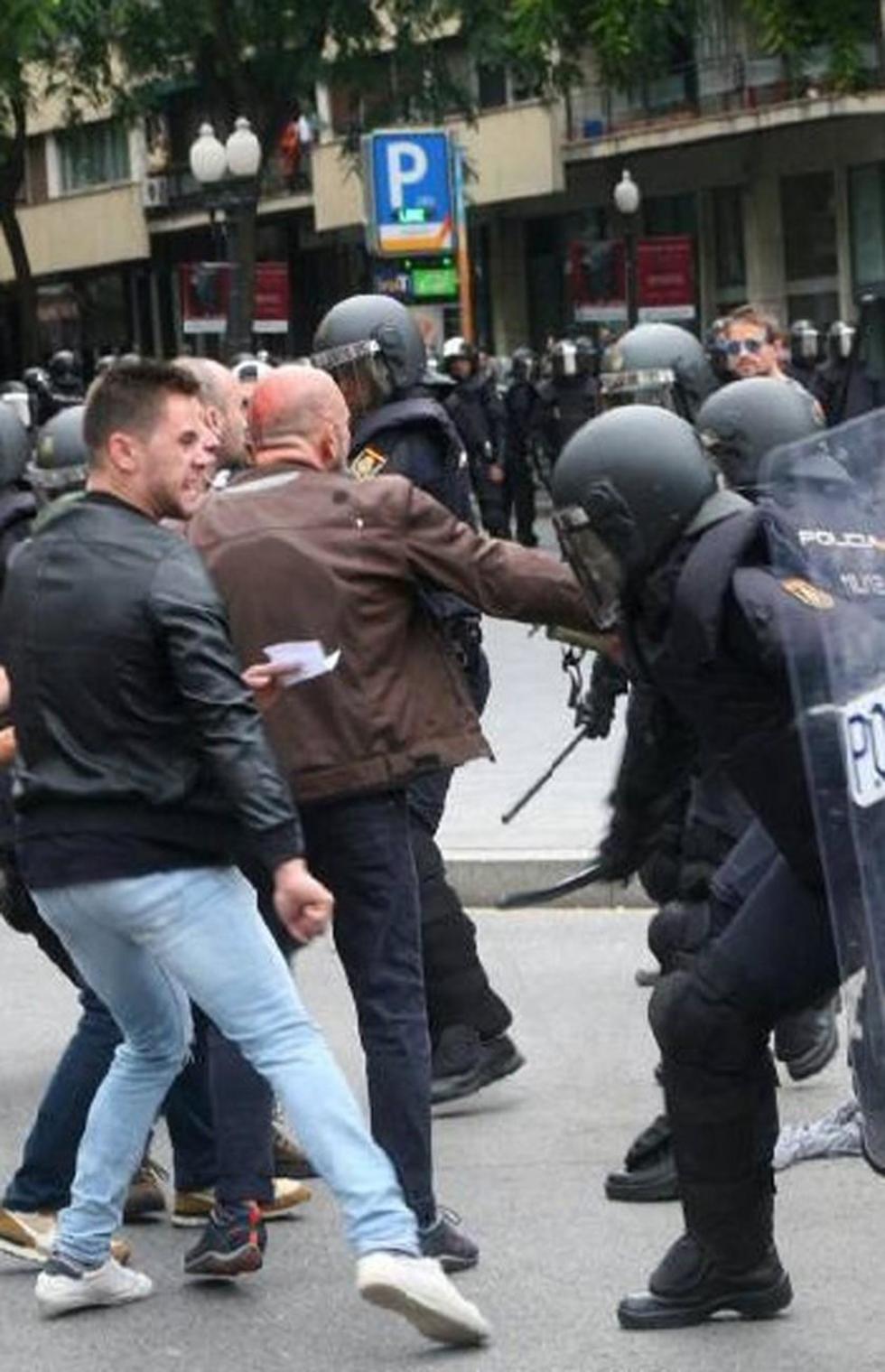 Aprehensión de Carles Puigdemont genera violencia en Cataluña