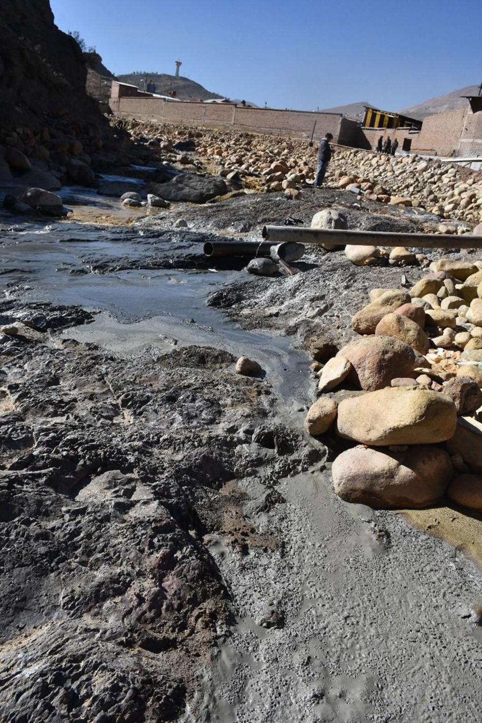 Clausuran un ingenio por daño al río Tarapaya