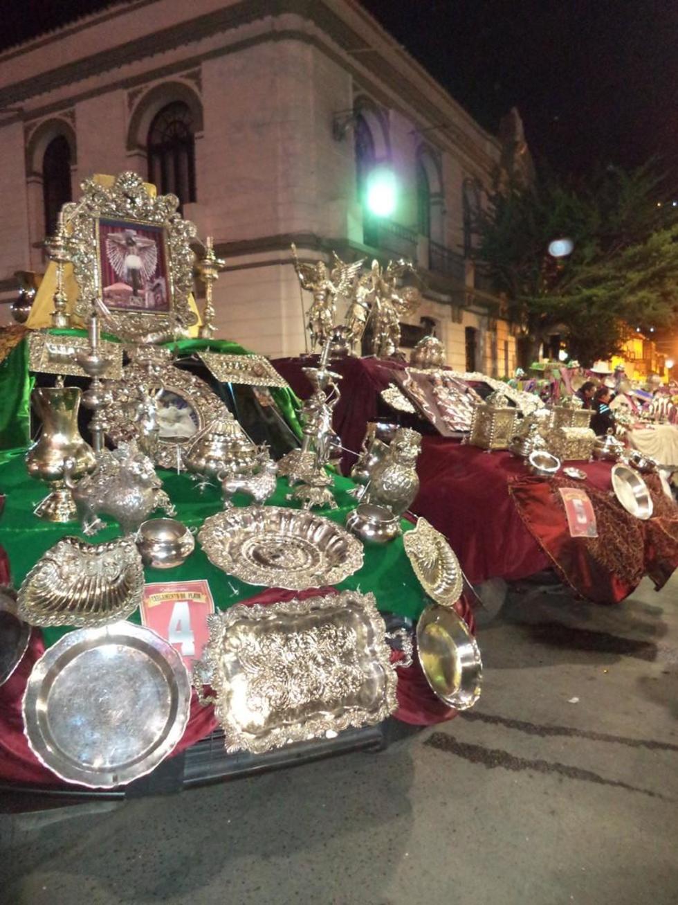 Los cargamentos mostraron finos objetos.