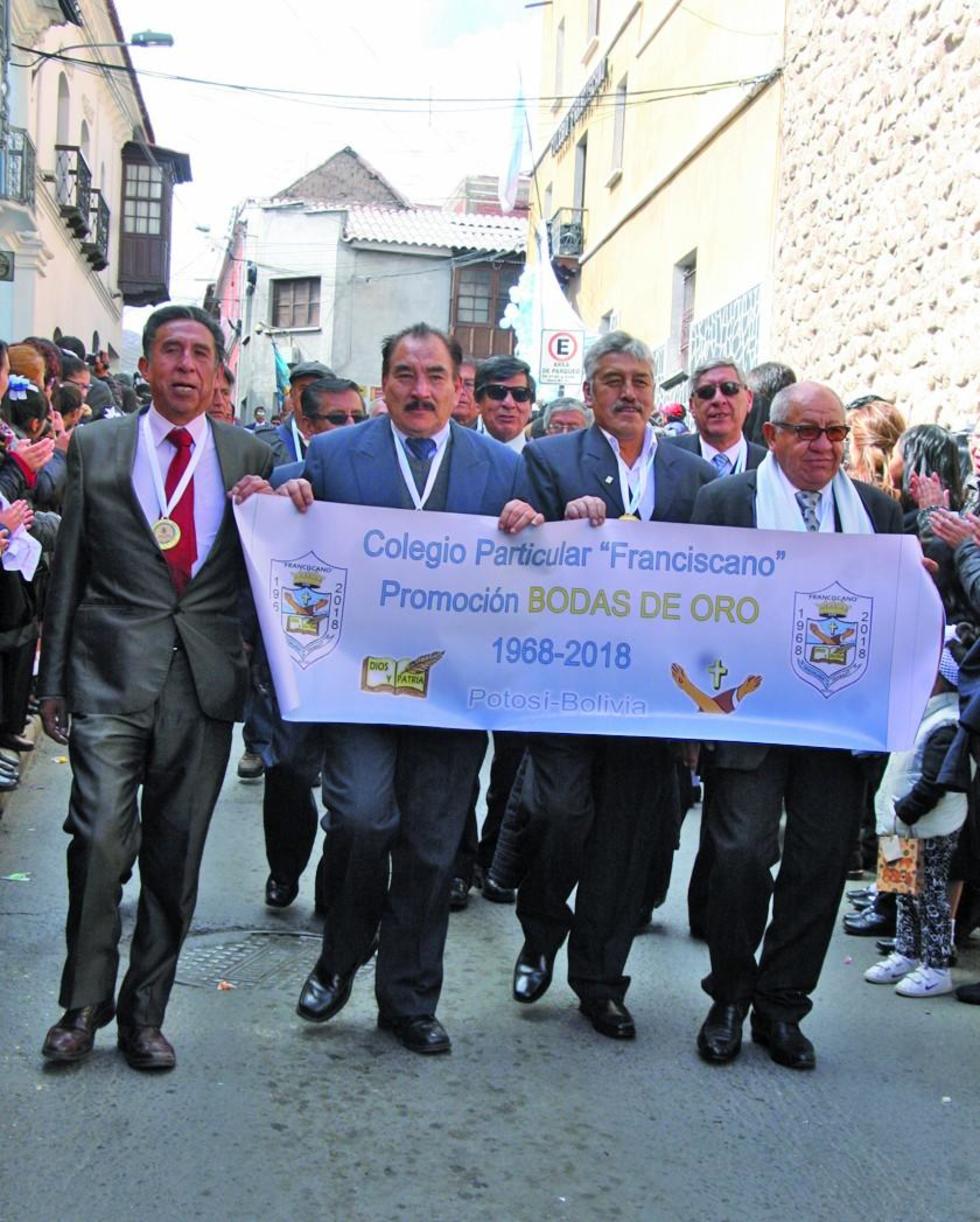 Los exalumnos de la promoción 68.