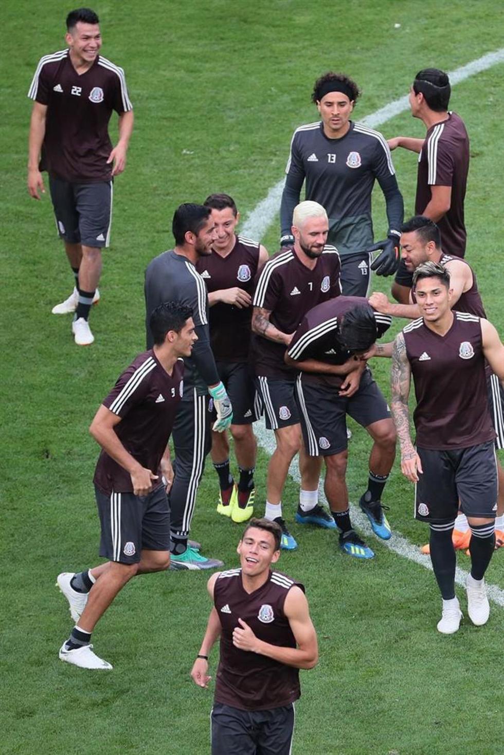 México quiere golpear a Brasil para pasar a cuartos en el Mundial