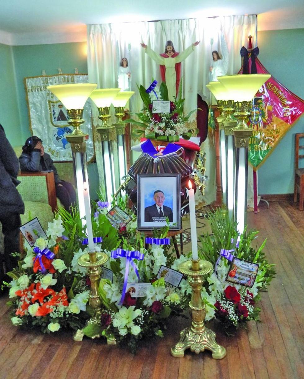 El velorio en su domicilio.