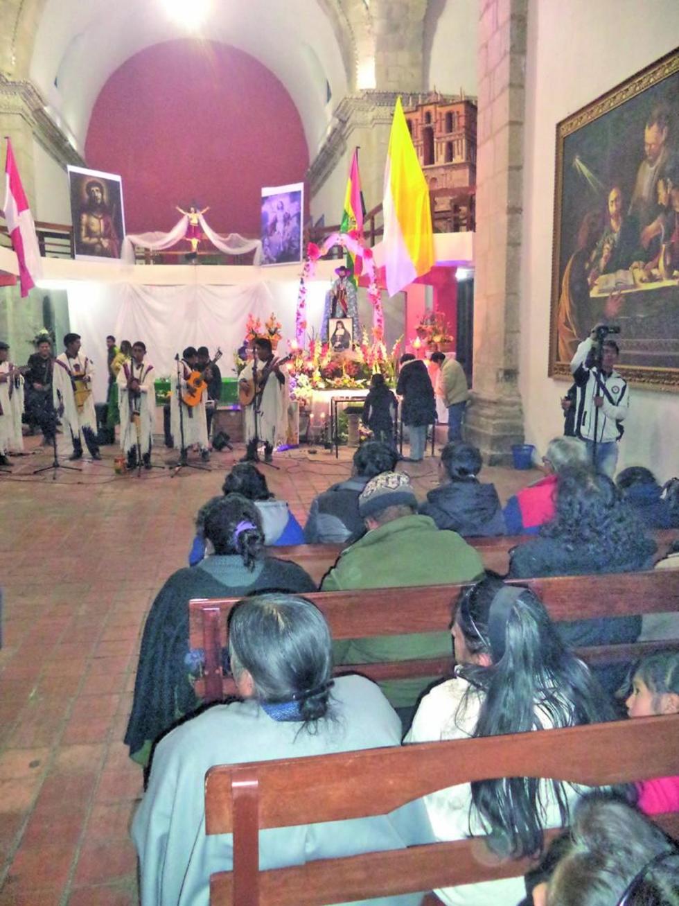 La población acompañó la actividad cultural.