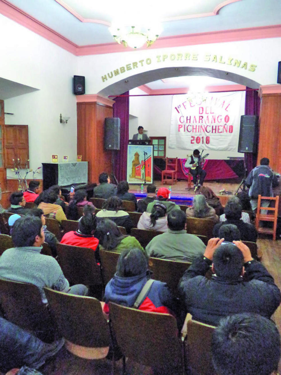 Una demostración delante del público.
