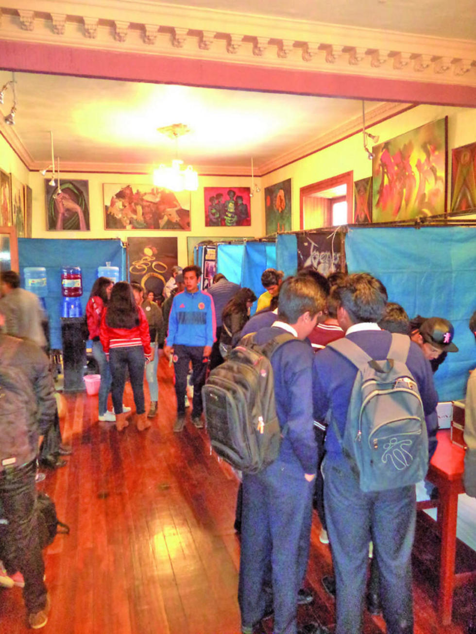 Visitaron la feria para saber y conocer la actividad.
