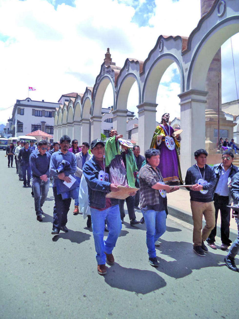 La procesión pasós por las calles del centro histórico.