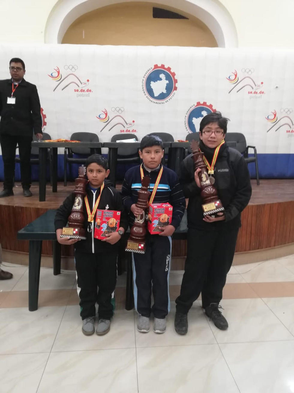 Licael  Ticona, Zahid Ramos y Hanns Silva ganadores de la categoría Absoluto.