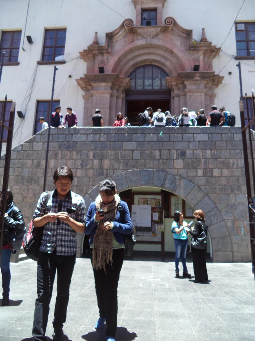 La modalidad de admisión es mediante la Prueba de Suficiencia Académica.