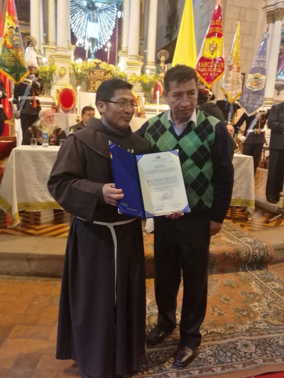 El acto se realizó a los pies del Cristo de la Vera Cruz.