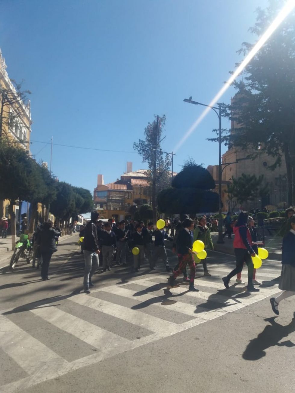 Estudiantes promueven la campaña.
