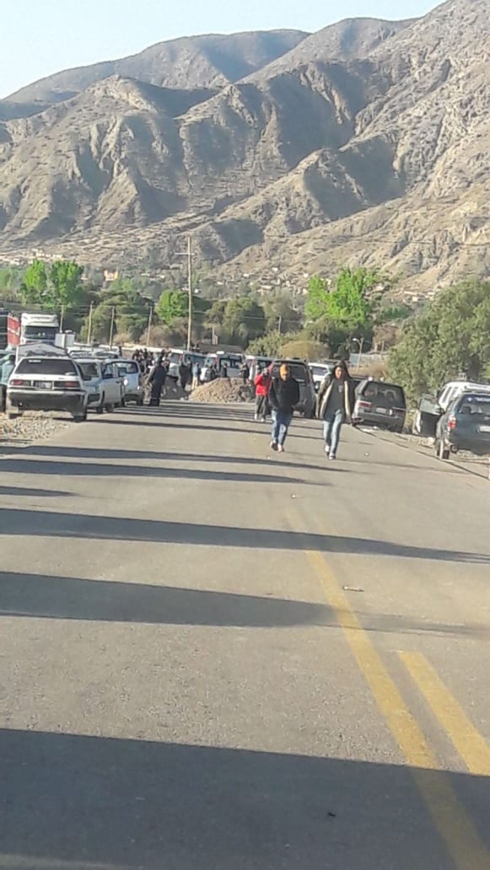 El bloqueo se realiza en el municipio y la carretera.