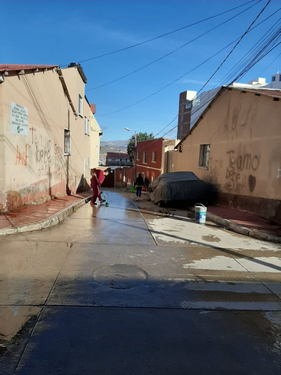 Se organizaron para limpiar sus calles y callejones.