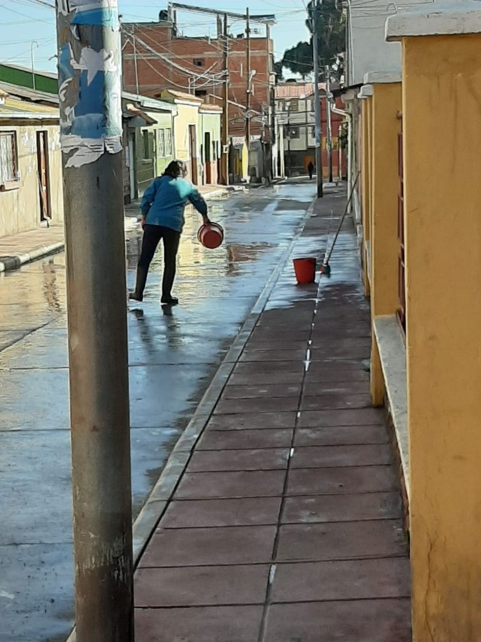 Se organizaron para limpiar sus calles y callejones.