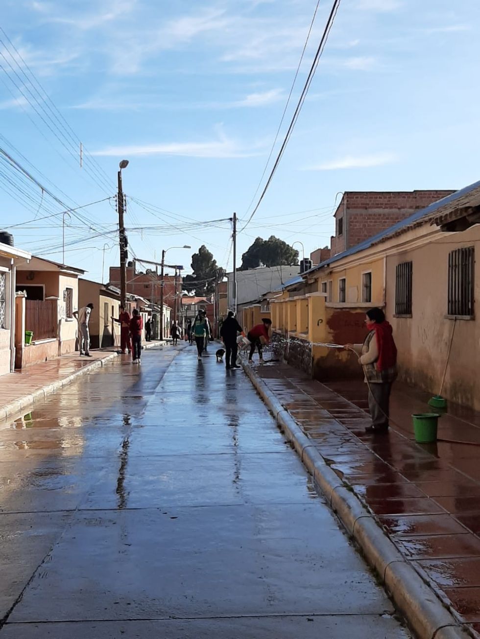 Se organizaron para limpiar sus calles y callejones.