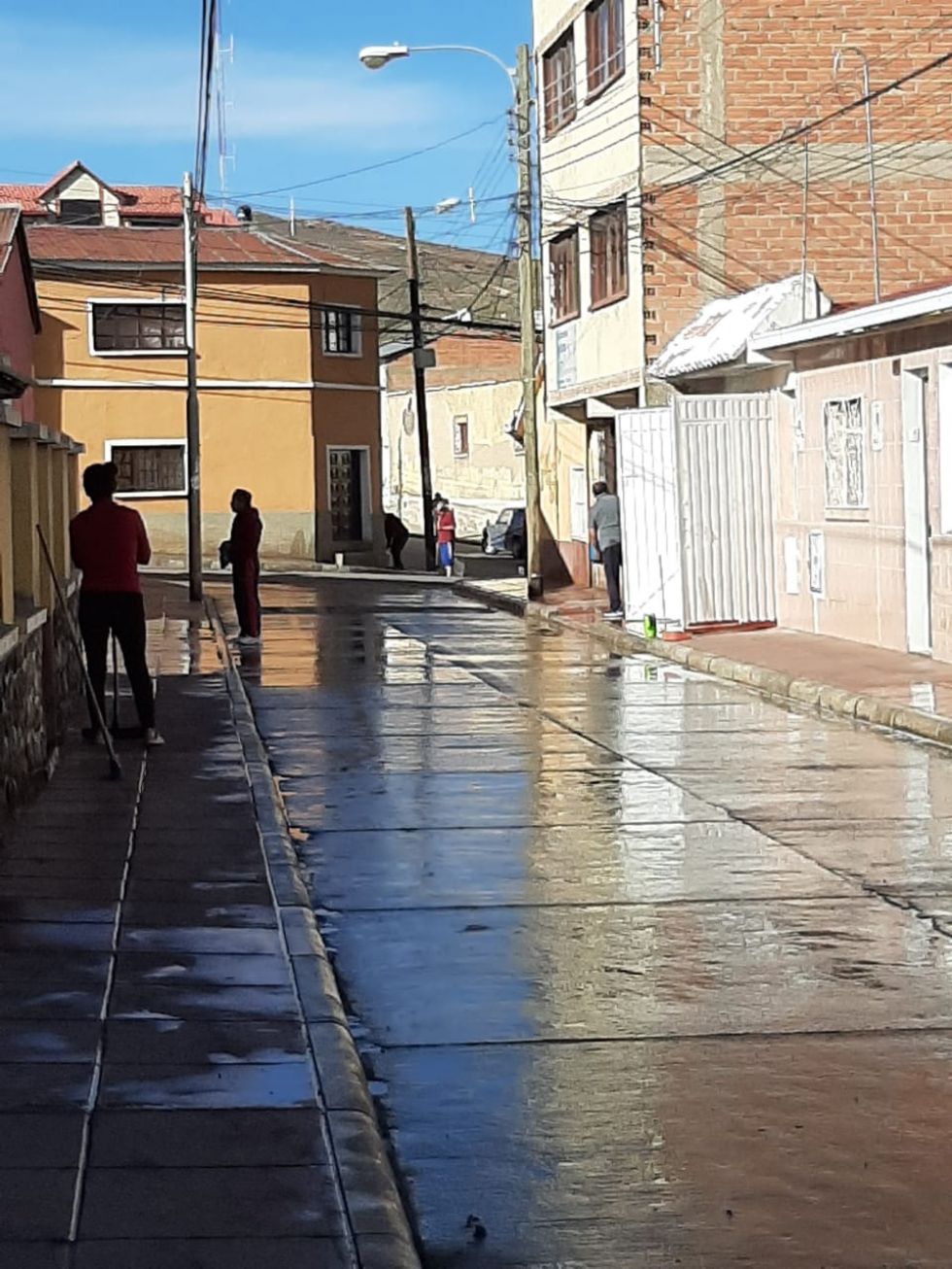 Se organizaron para limpiar sus calles y callejones.