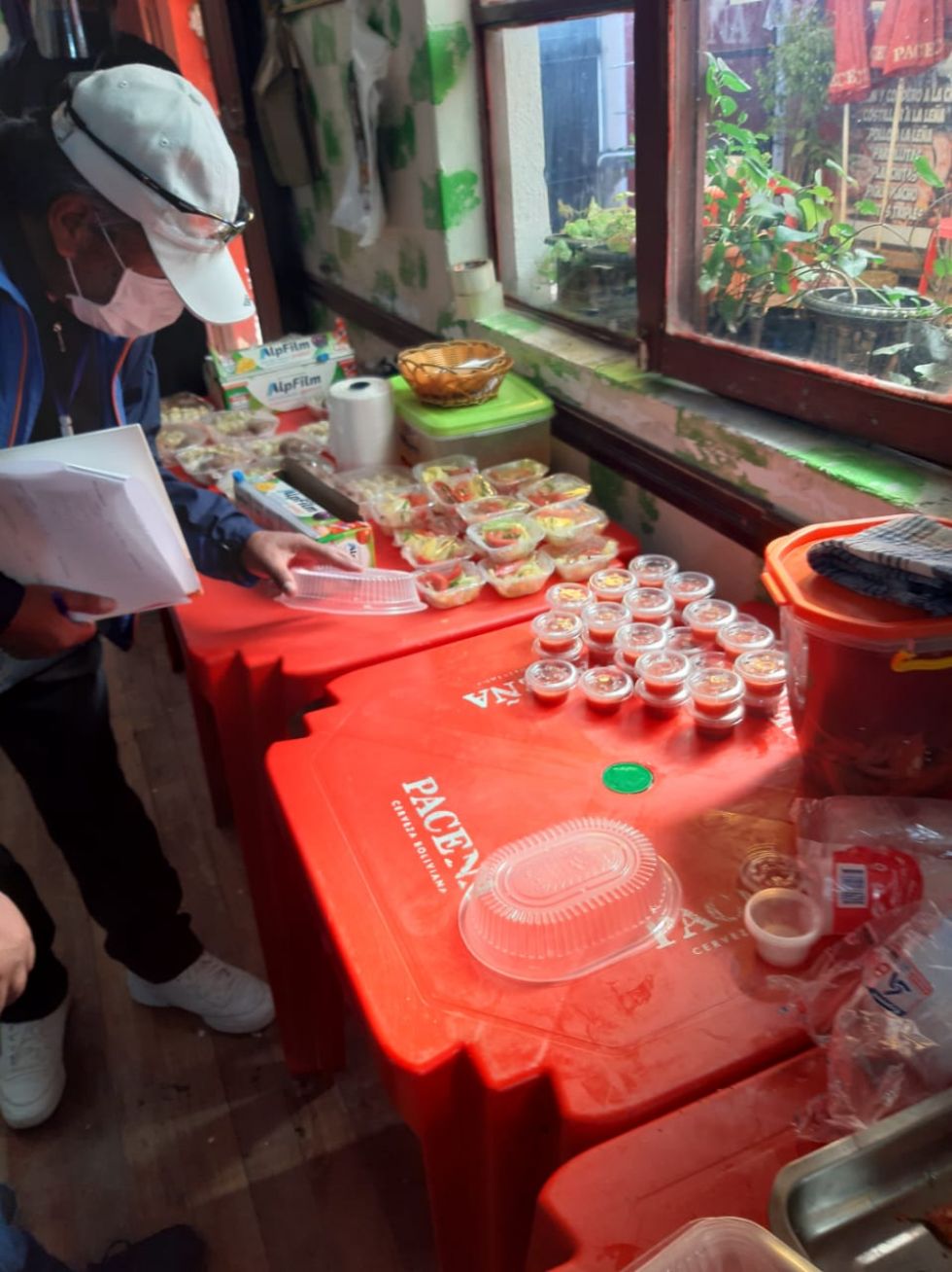 Inspección a establecimientos de comida. FOTO SALUD AMBIENTAL SEDES