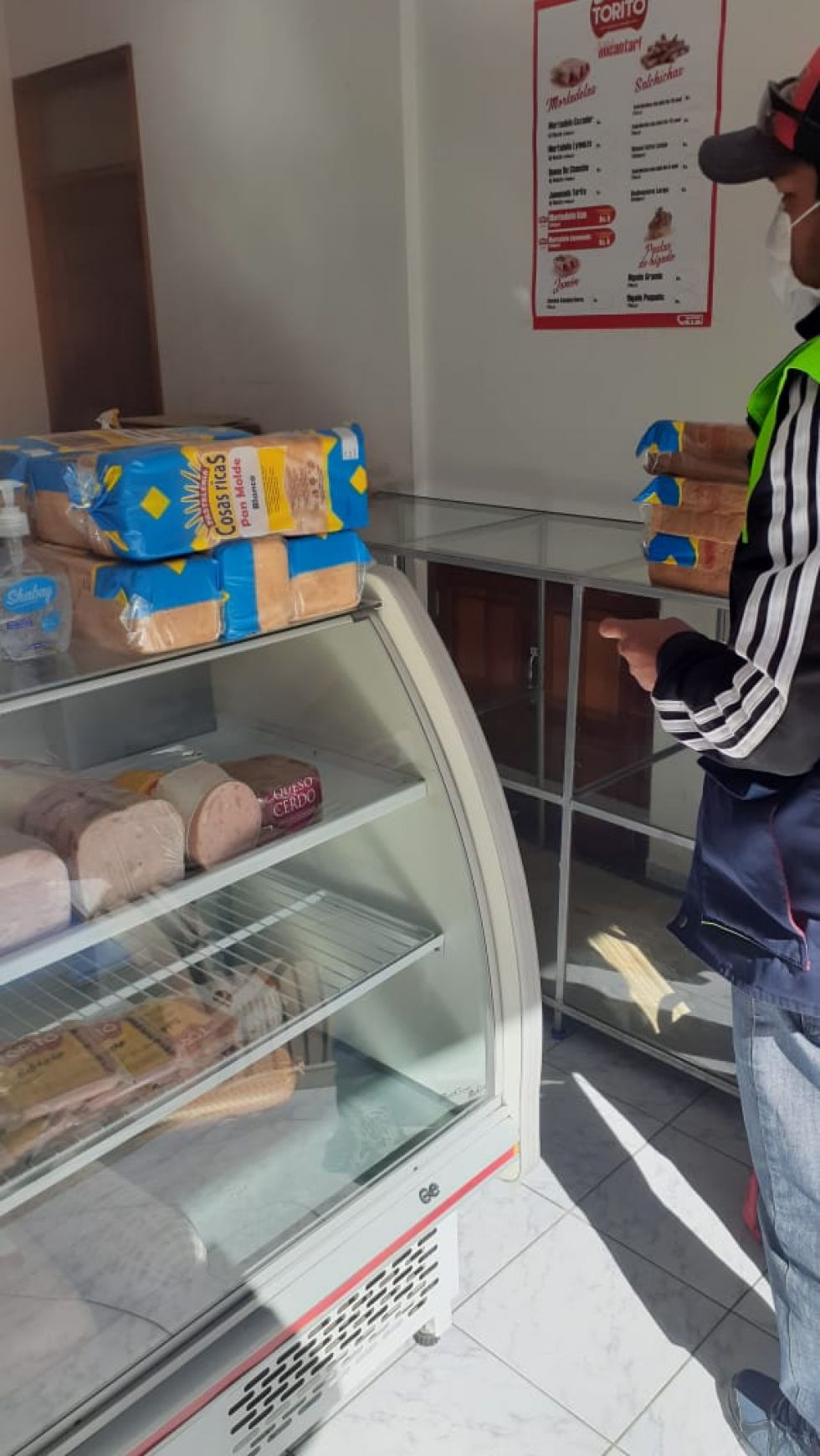 Inspección a establecimientos de comida. FOTO SALUD AMBIENTAL SEDES