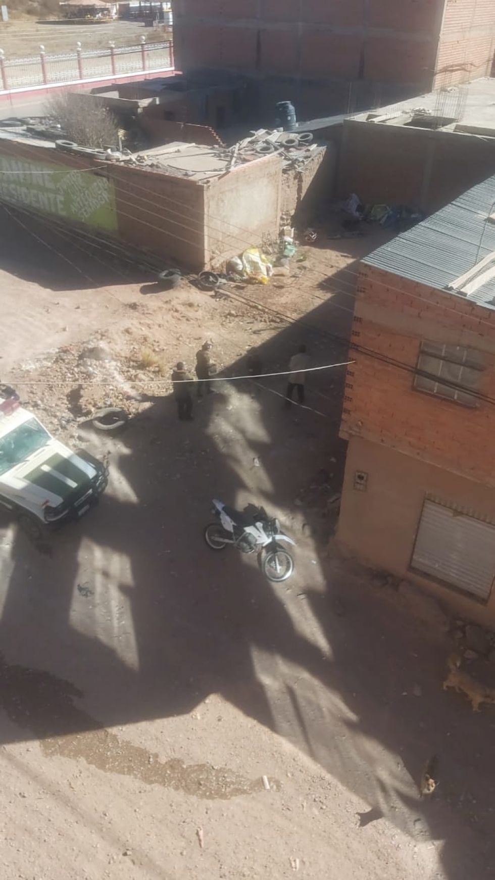 Llegaron con ayuda hasta el lugar en el que vive.