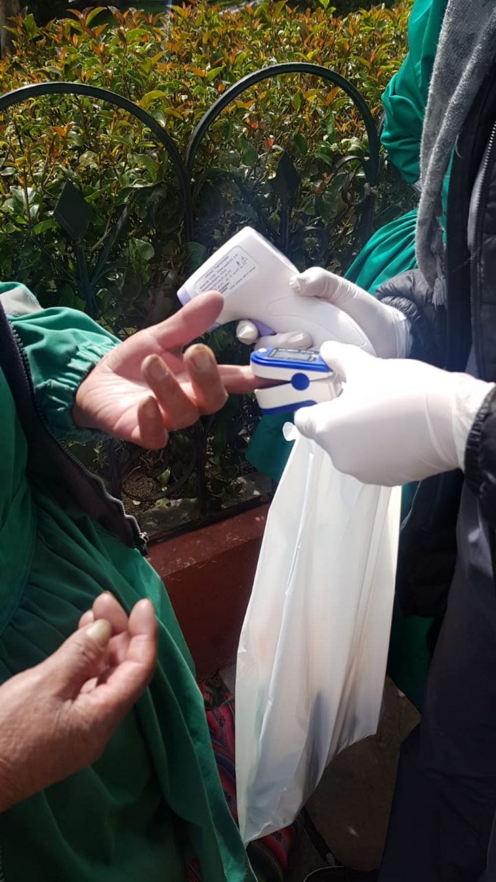 Esta tarea se va a realizar día por medio para controlar la salud del personal. FOTO: EMAP