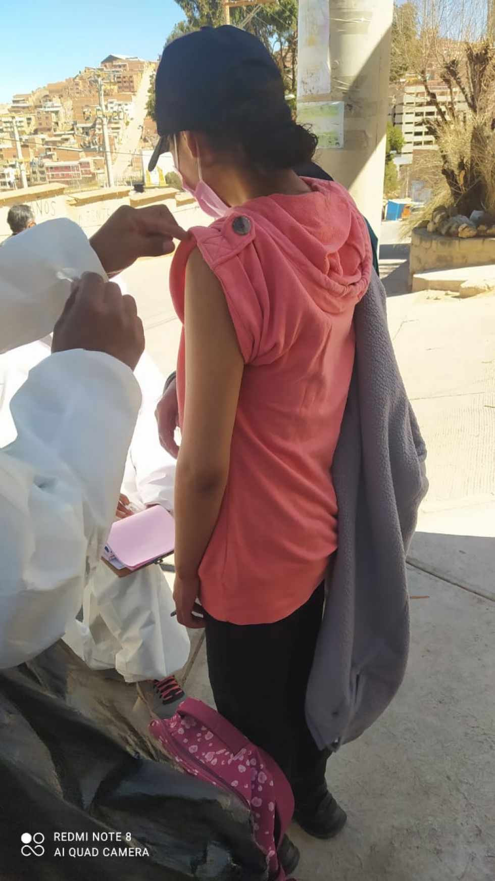 Para desarrollar esta labor, los estudiantes fueron adicionalmente capacitados para participar de la vacunación casa por casa. 