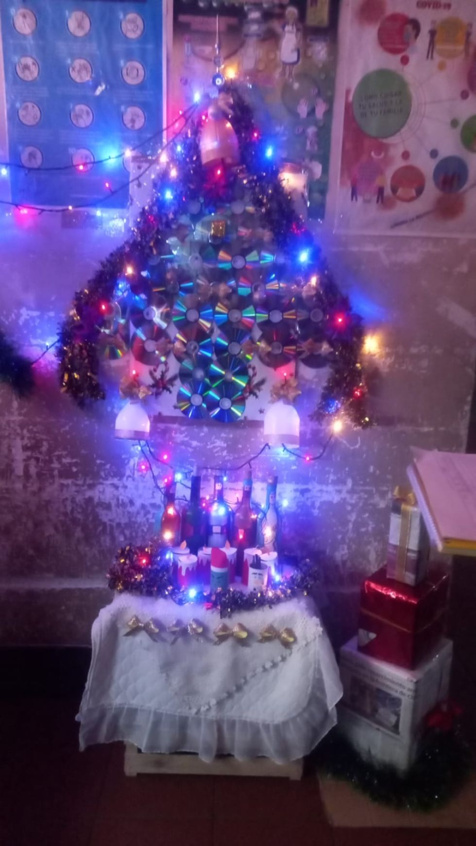 En el Mercado Solidario realizaron un concurso navideño con materiales reutilizables, como parte del plan de comunicación y concientización ciudadana  FOTO EMAP