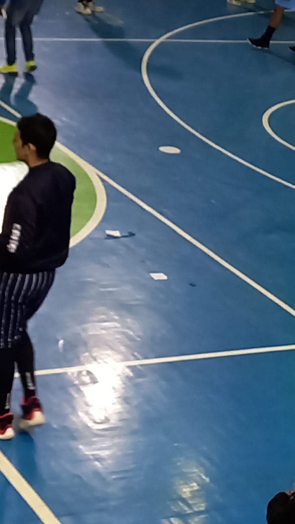 dirigentes del cuadro local lograron secar el campo de juego