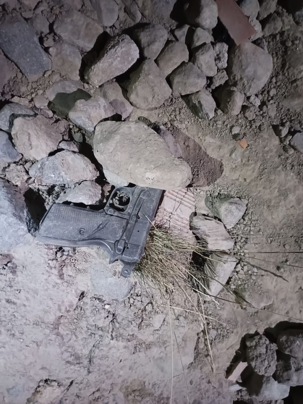 El hecho se registró la madrugada del sábado en el que los funcionarios policiales de Diprove intervinieron un vehículo en cuyo interior habían seis personas sospechosas.