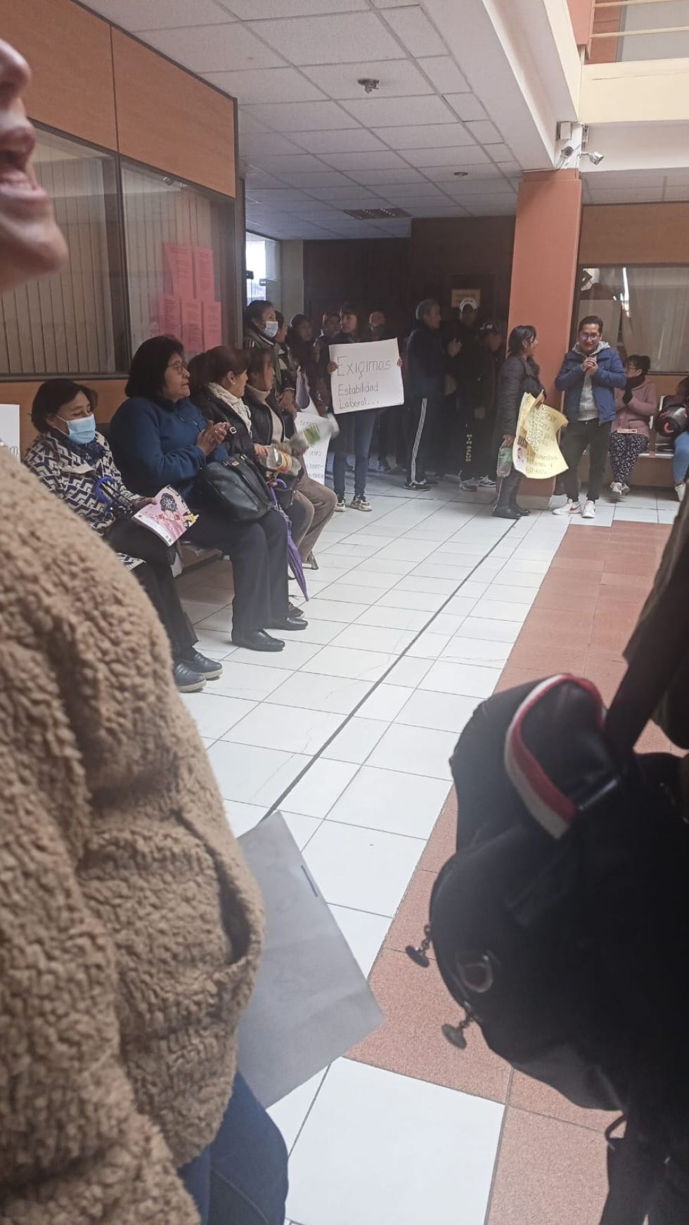 Reportan protestas de profesionales en salud en el Sedes Potosí