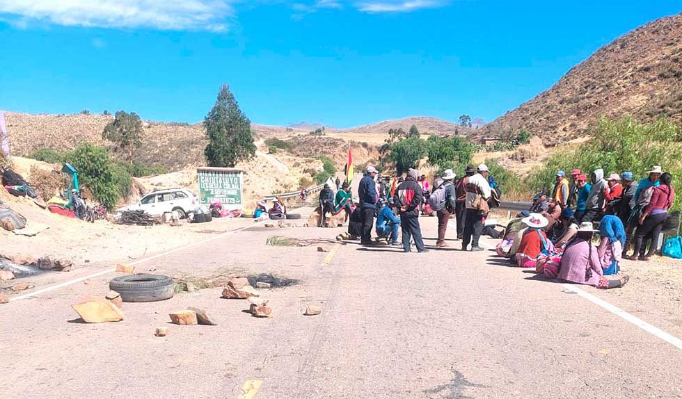 Potosí está cercado por  bloqueos y crece presión  política contra Paz