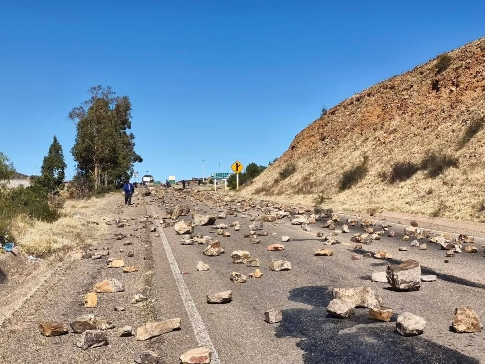 Policía reporta que hay 24 puntos de bloqueo en Potosí 