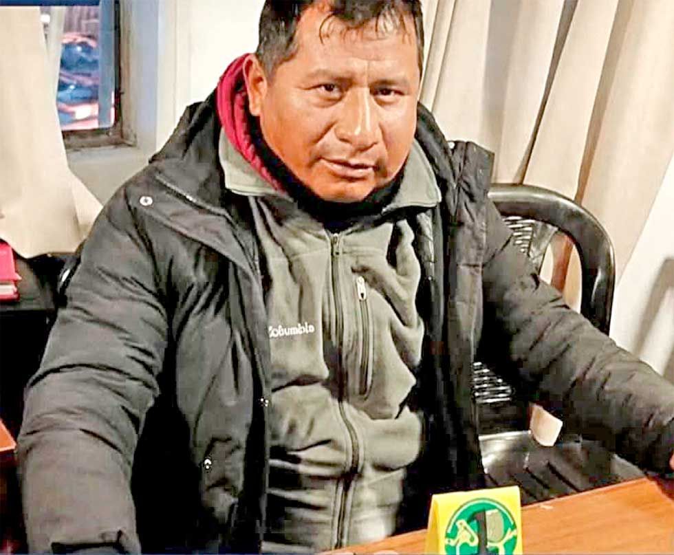 El Alto: Aprehenden a dirigente de los Ponchos Rojos 