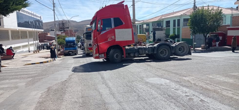 Transporte pesado en Potosí cuestiona los bloqueos