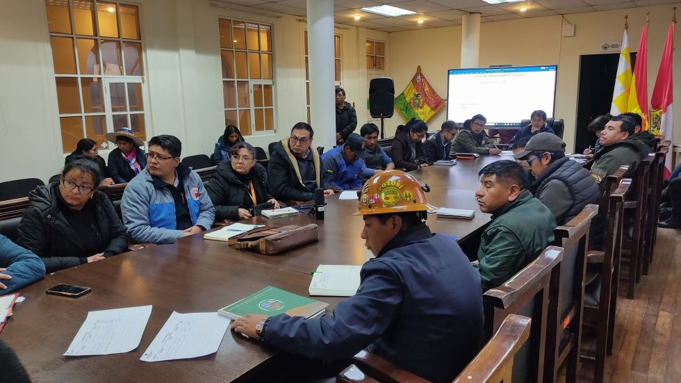 Conforman comisión para gestionar paso de elementos esenciales en Potosí 