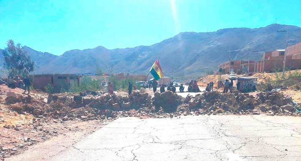 Se liberan puntos de bloqueo en vía a Sucre, pero no hacia Oruro