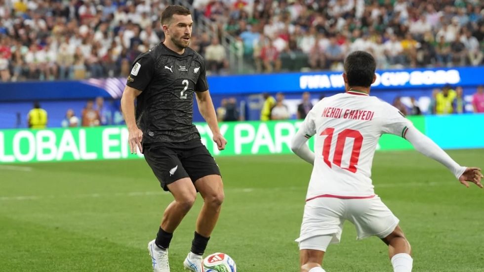 Cuatro goles y reparto de puntos entre Irán y Nueva Zelanda