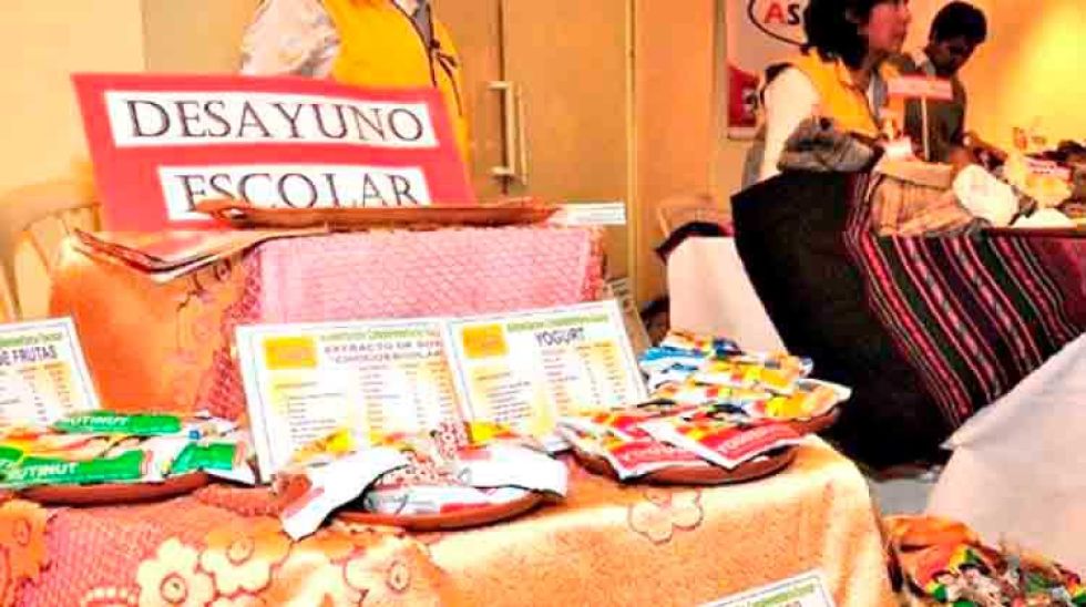 Los Padres de familia hacen el seguimiento al desayuno escolar