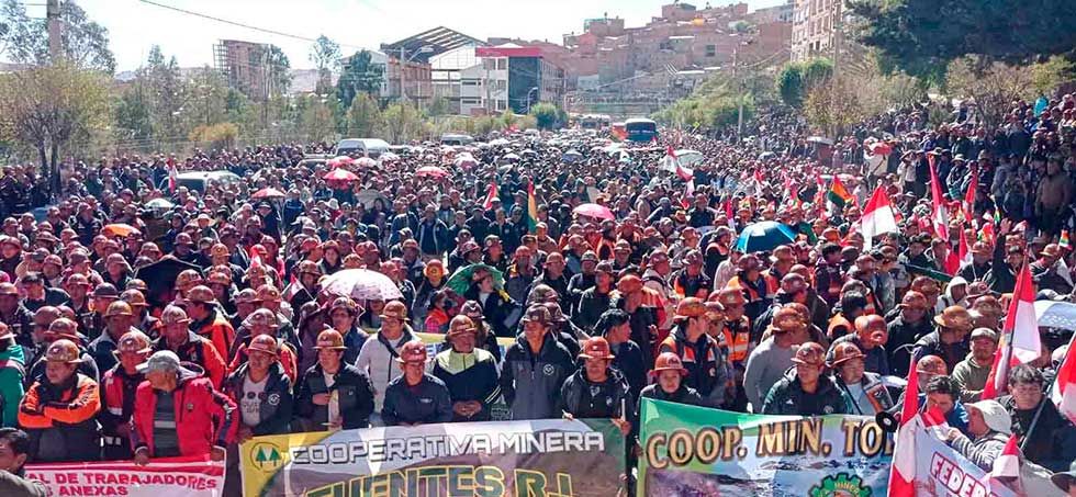 Potosí da 48 horas para levantar los bloqueos o asumirá acciones