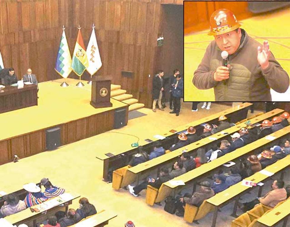 Casi 50 días después, el diálogo se alarga y los bloqueos siguen