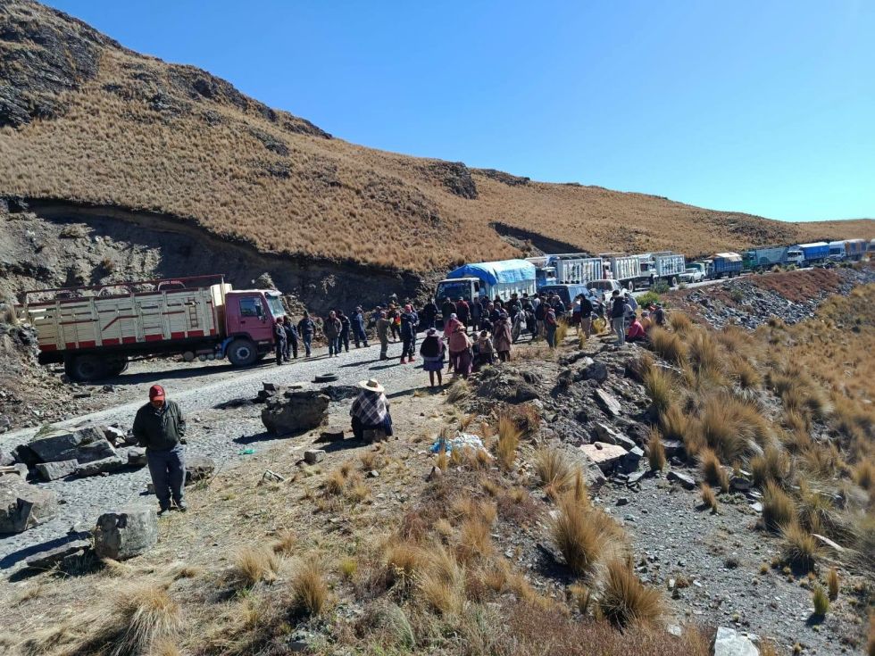 Queda prohibido bloquear y portar armas durante el Estado de excepción en Bolivia